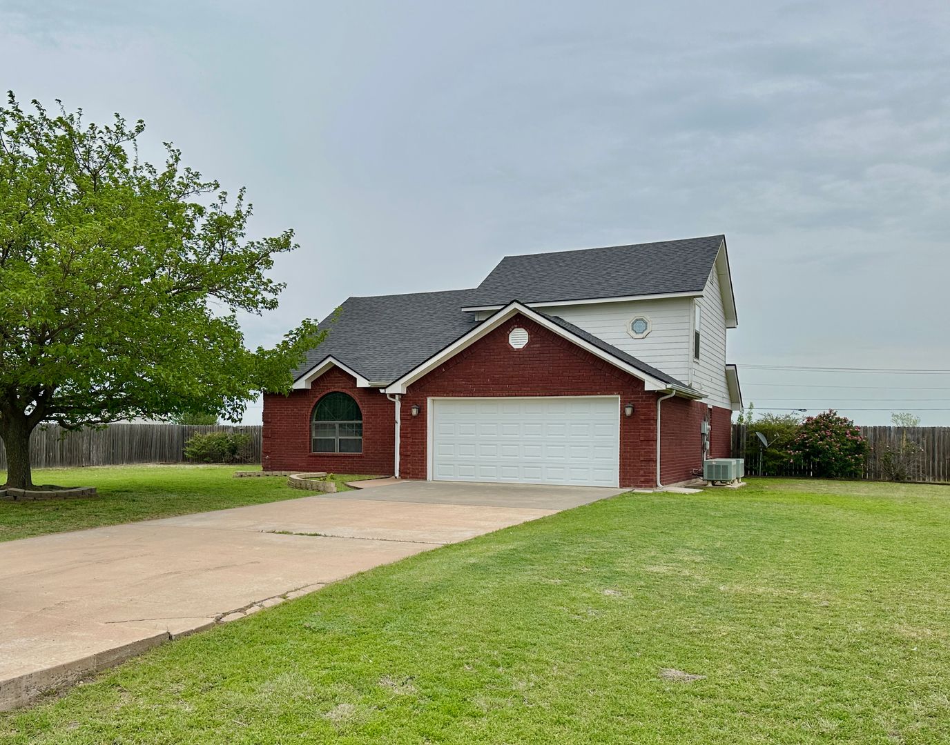 Lawton House: 4 NW Havenshire Cir