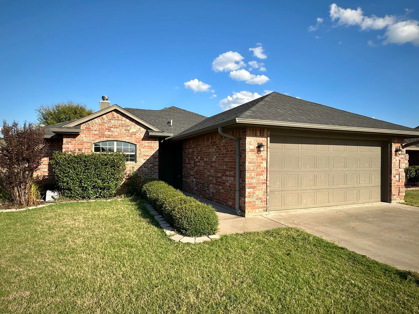 Cache House: 607 NW Granite Ave