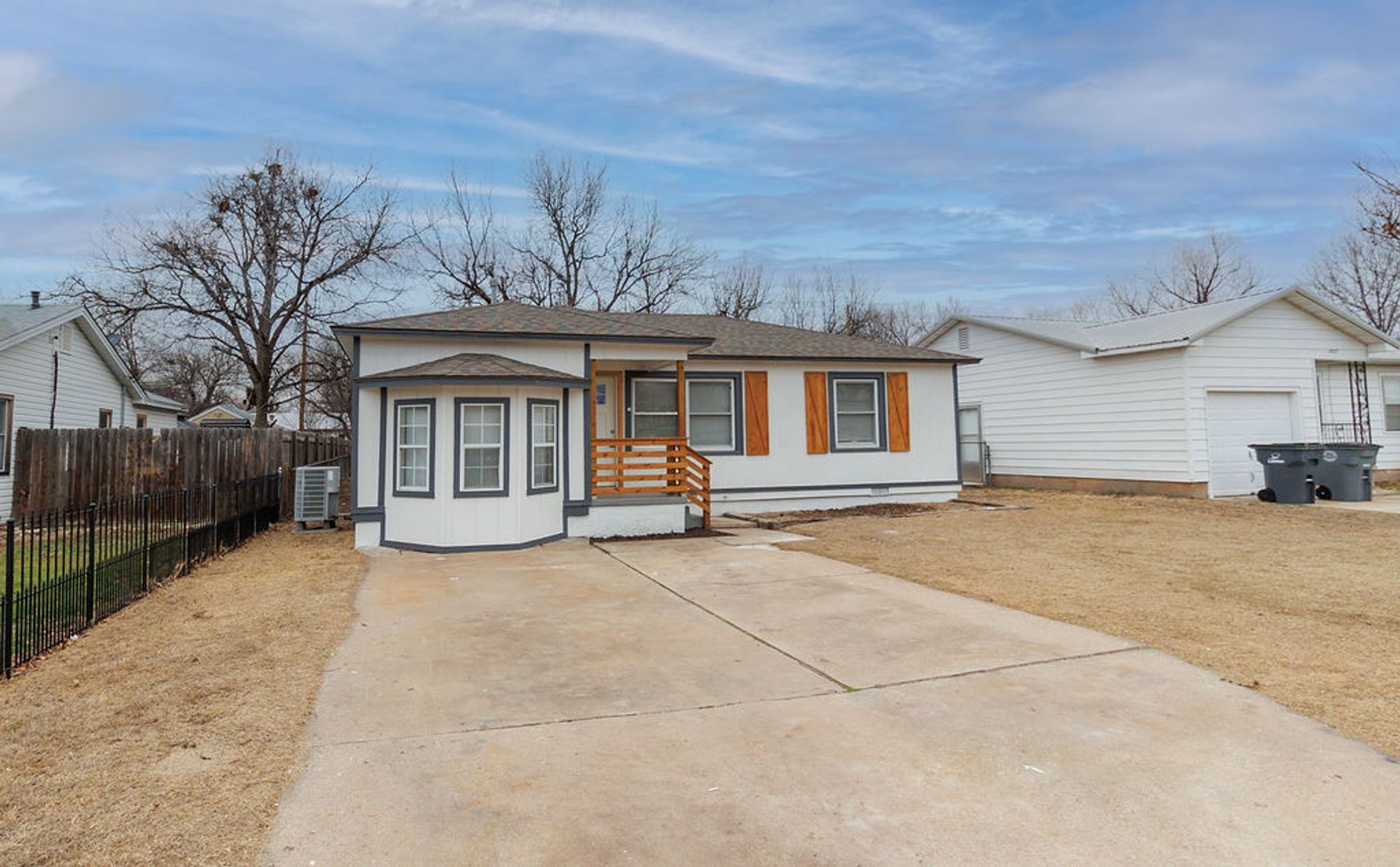 Lawton House: 1809 NW Lincoln Ave