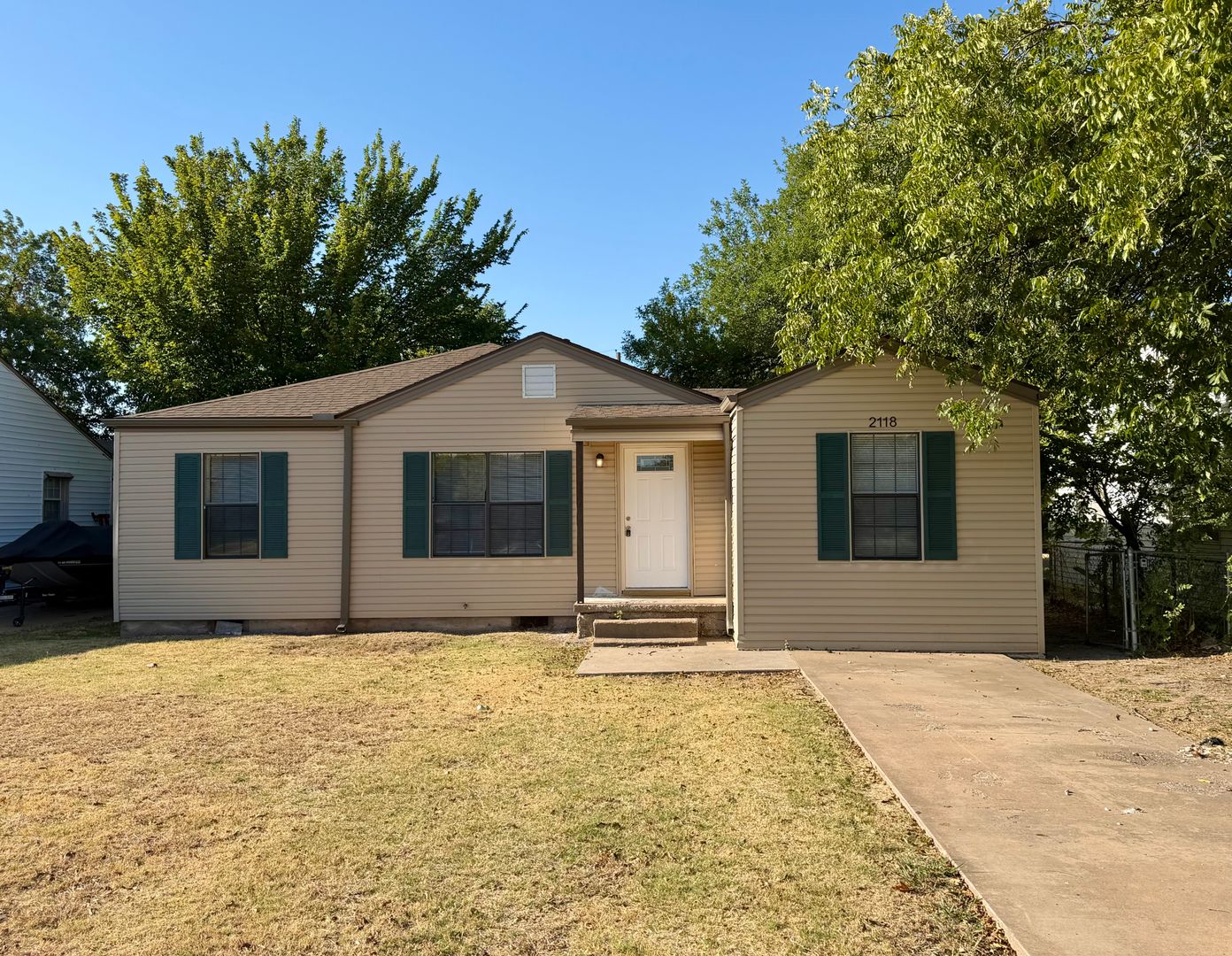 Lawton House: 2118 NW Lake