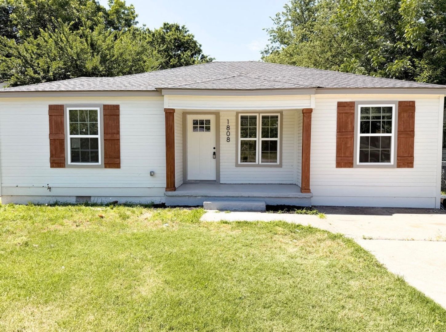 Lawton House: 1808 NW Kingsbury Ave