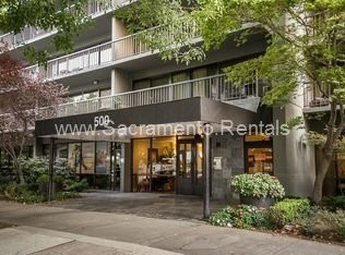 Spacious Updated 2bd/2ba Downtown Condo - Great Location! – photo 1