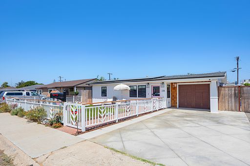 Remodeled Beach Bungalow with Solar & Pet Friendly! – photo 1
