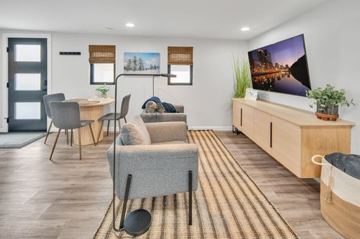 Bright and Light 1 Bedroom Coronado – photo 1