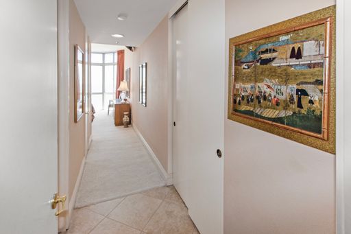 Shores Corner Penthouse! – photo 1