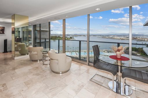 Vacation Rental - Updated Large 1 bedroom, 1.5 bathroom with bayviews – photo 1