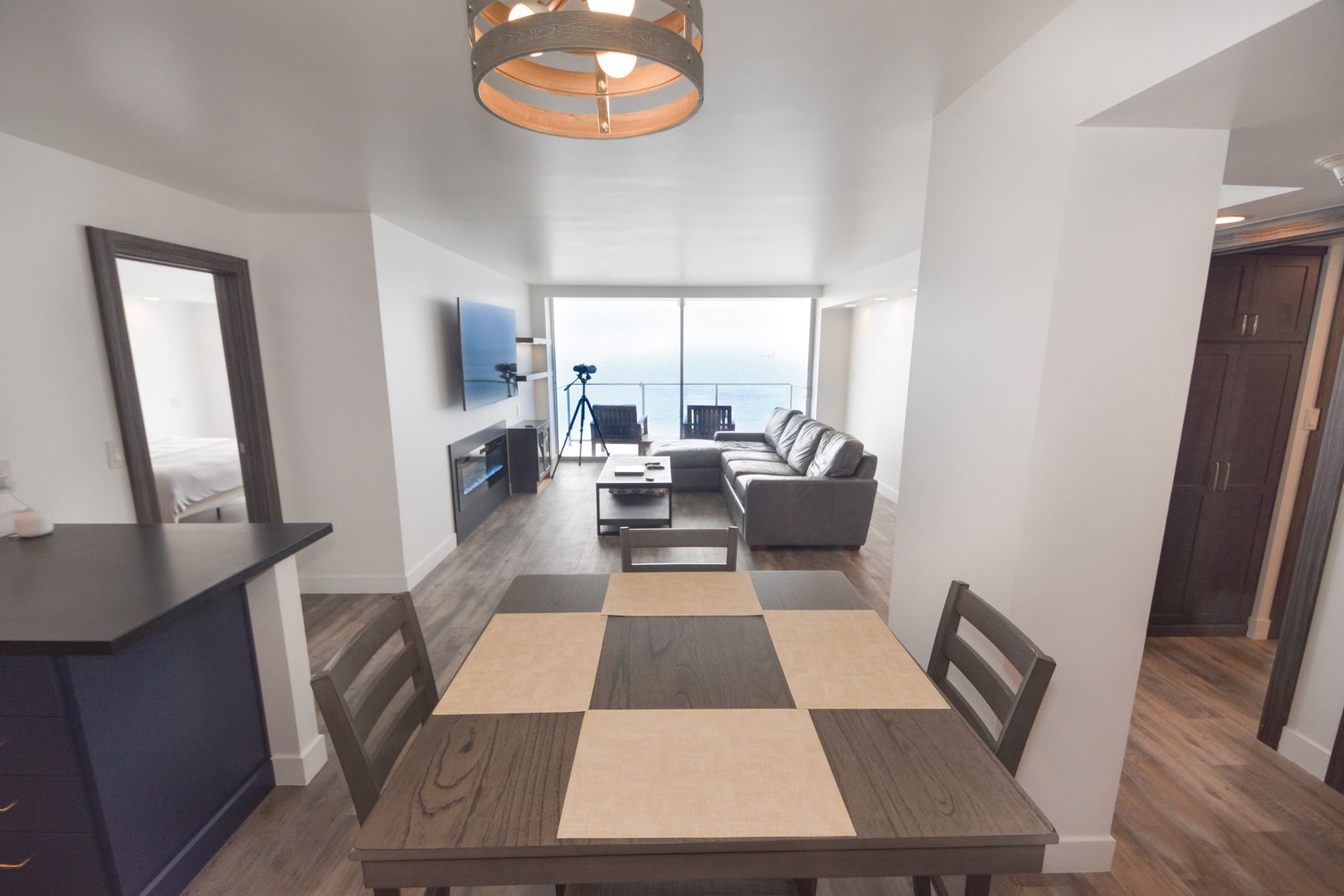 Coronado Apartment: 1830 Avenida Del Mundo #906