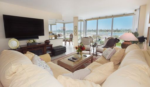 Beachy Bay view Coronado Shores Rental in Las Flores Tower – photo 1