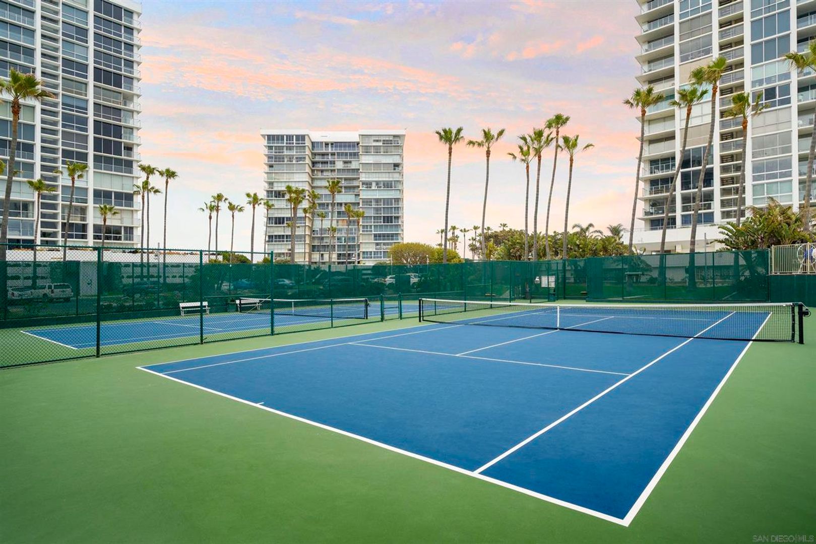 Coronado Apartment: 1720 Avenida del Mundo #102