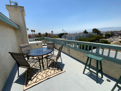 Walk to the Beach 2/bd plus Loft Condo – photo 1