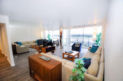 Available short term furnished condo with unobstructed bay views – photo 1