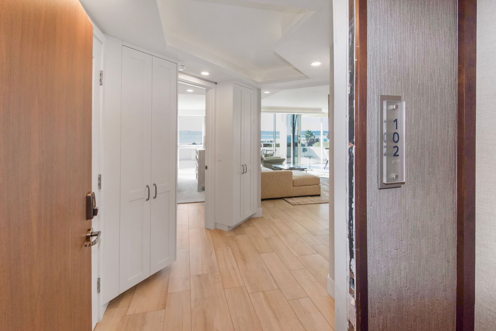 Coronado Apartment: 1720 Avenida del Mundo #102