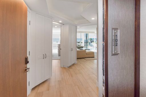 Ocean front updated Terrace in La Sierra tower at Coronado Shores – photo 1