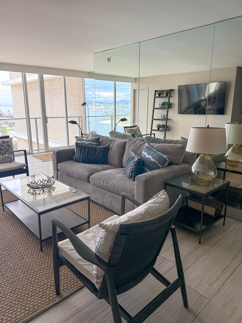 Coronado Apartment: 1820 Avenida Del Mundo #1505