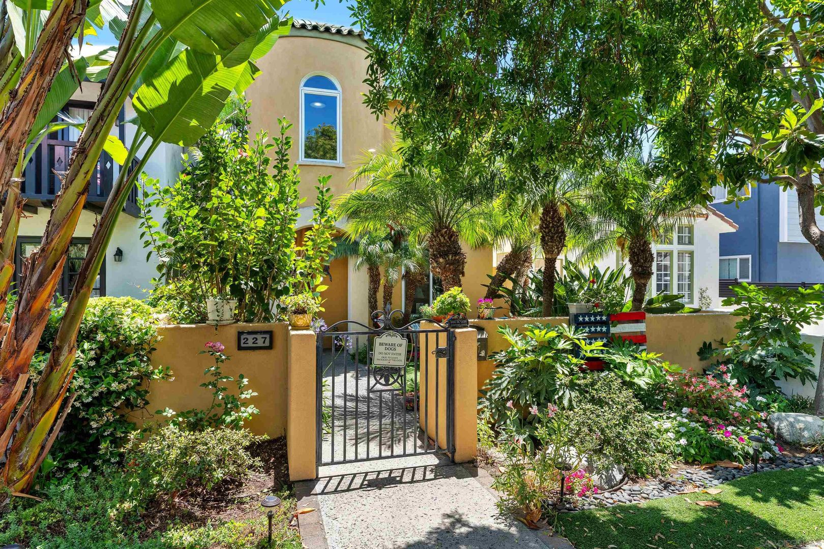 Coronado House: 227 C Avenue