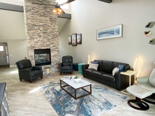 Kingston Condo Beautifully Updated – photo 1