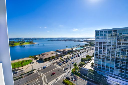 Updated Vacation Rental Available at Coronado Shores – photo 1