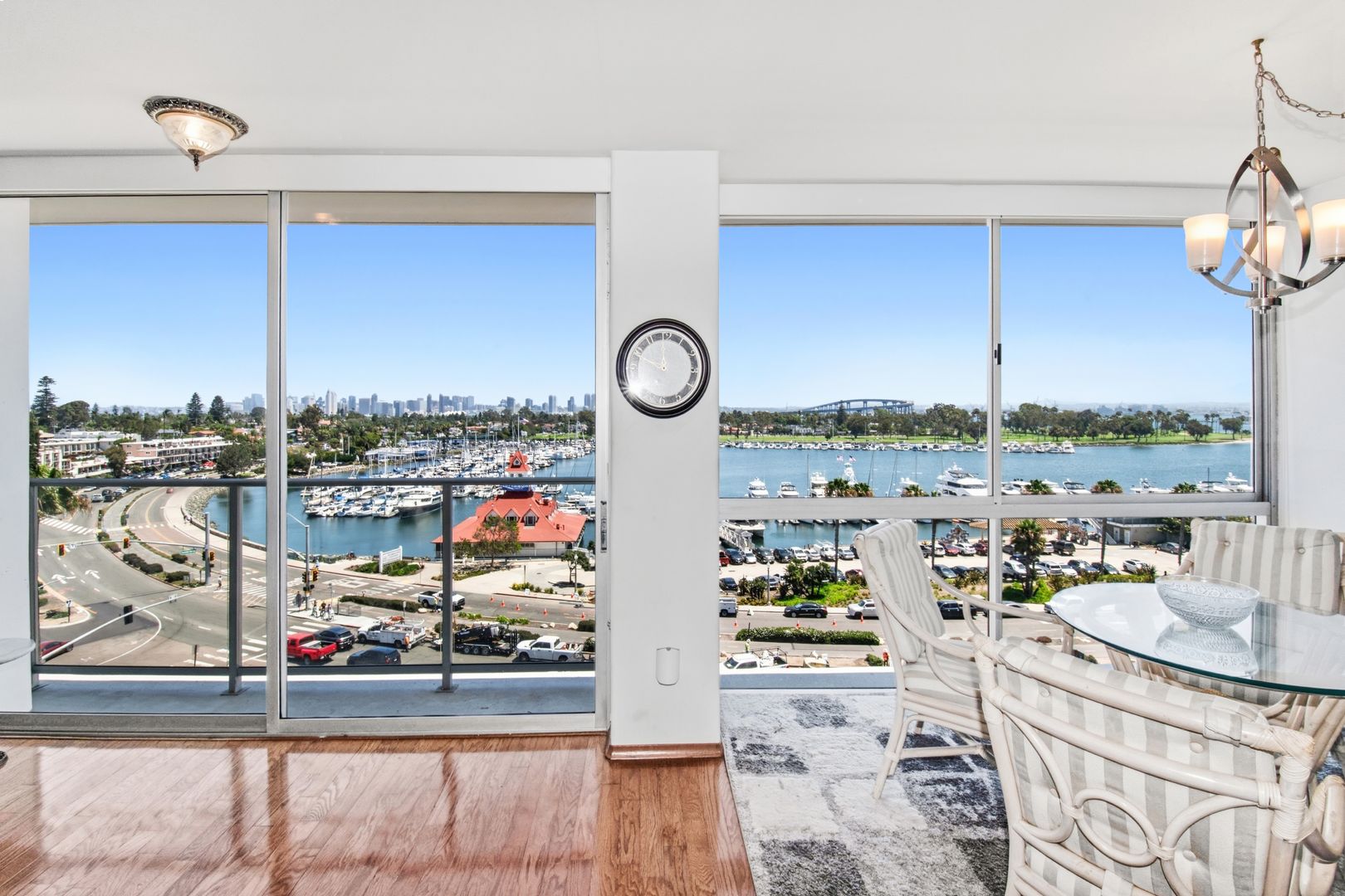 Coronado Apartment: 1710 Avenida Del Mundo #607
