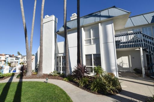 Downstairs Condo on the Bay- Call for Availability – photo 1
