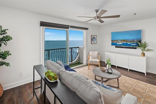 Oceanfront Condo in Ocean Beach – photo 1