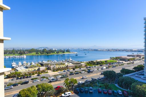 Updated Large One bedroom in La Princesa Tower- available July 2026 – photo 1