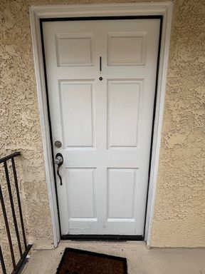 Large Covina 2 Bedroom / 1 Bath Upstairs Unit