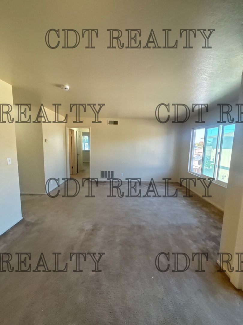 Salinas Apartment: 635 Palma Drive
