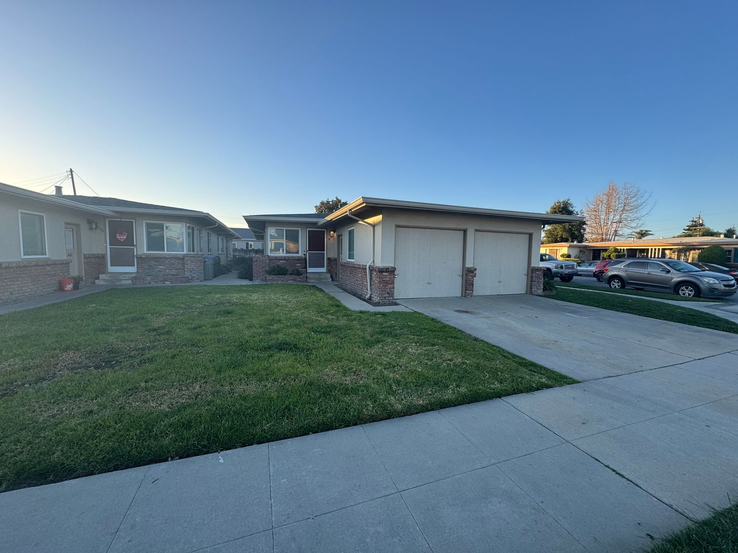 Salinas Apartment: 1052 - 1054 Pajaro Street