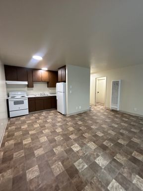 1BR / 1BA Unit in Ideal South Salinas Location – photo 1