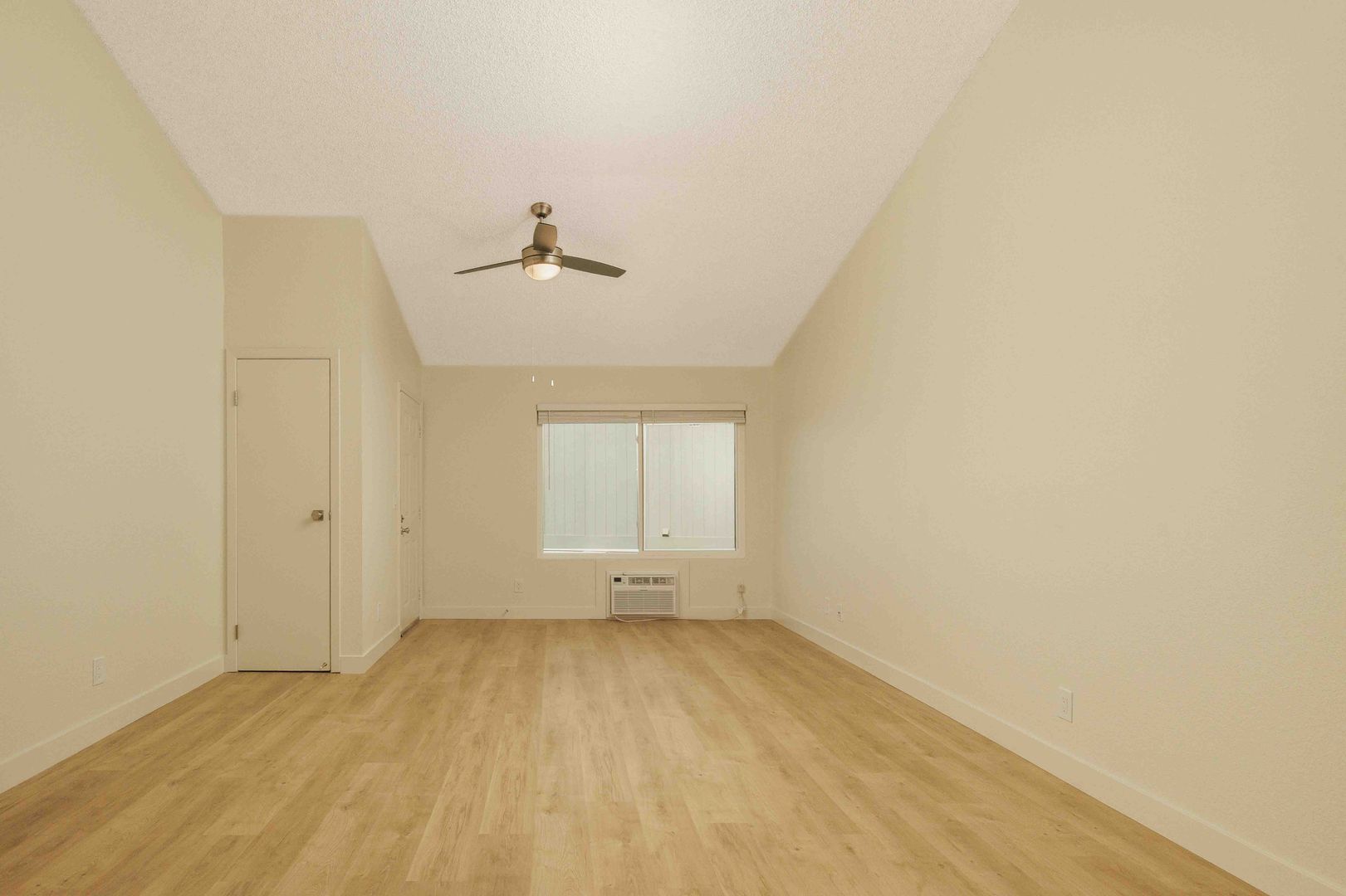 Creekside Village Apartments 4 of 12