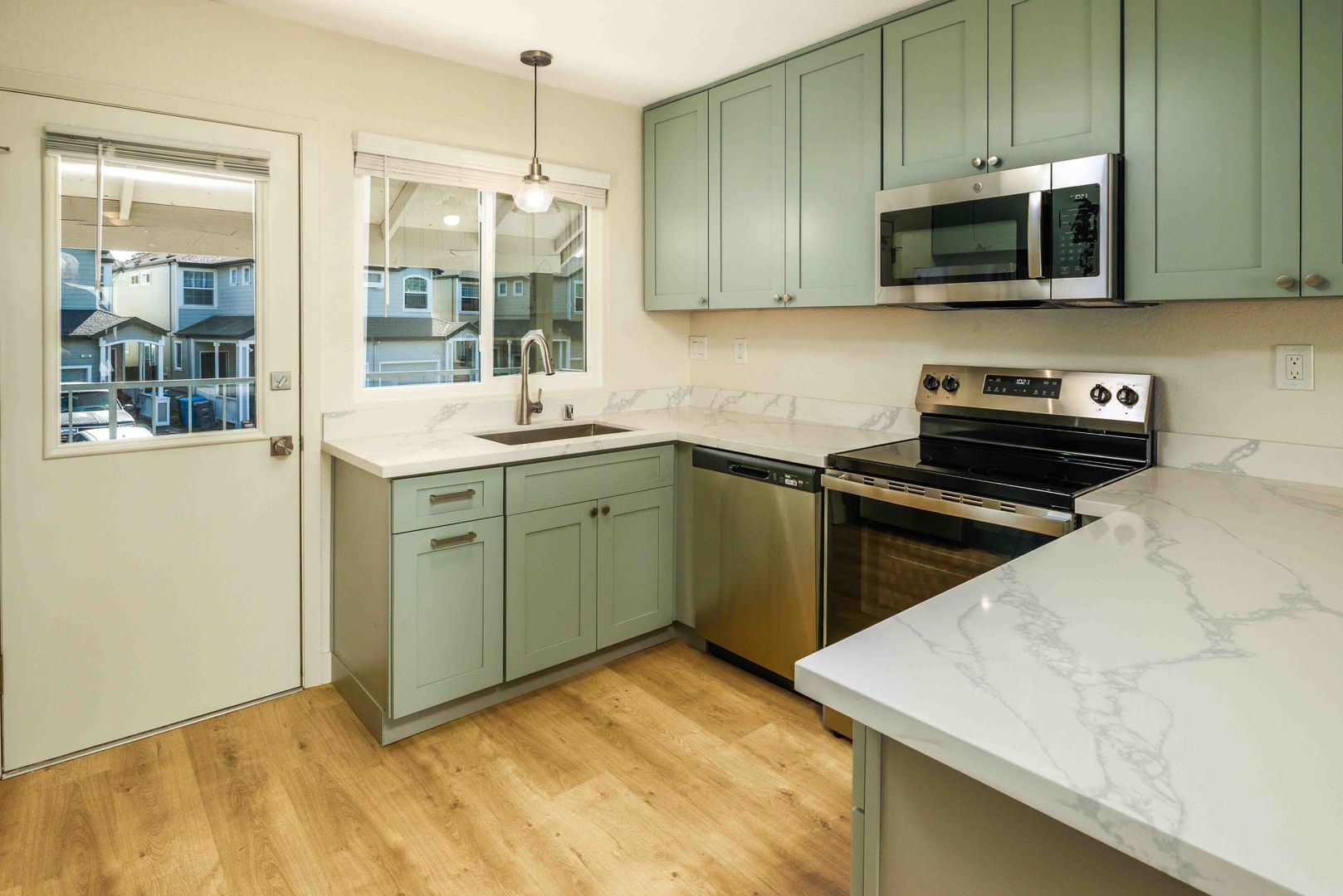 Creekside Village Apartments 7 of 12