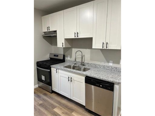 Student Housing Available – photo 1