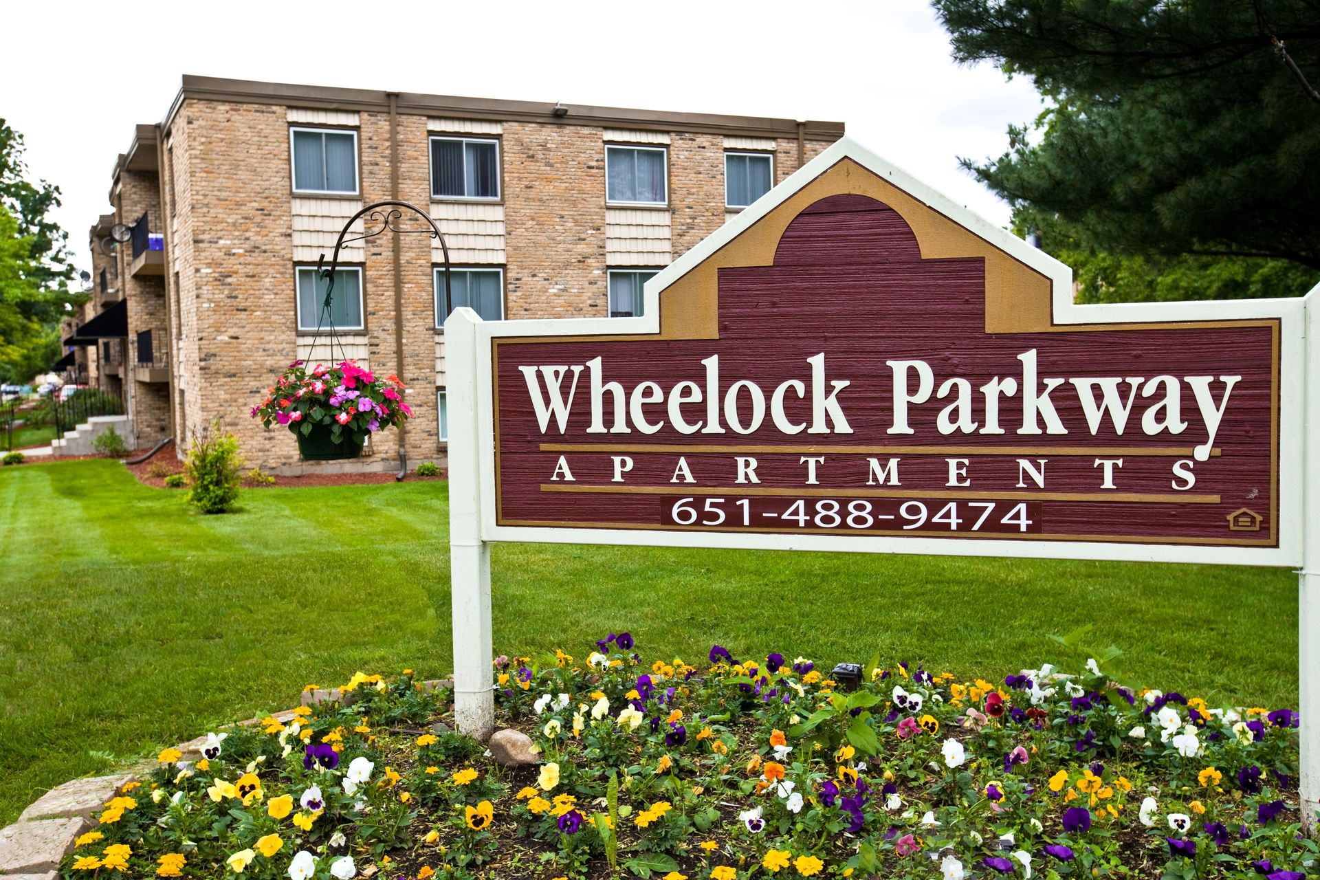 St Paul Apartment: 1570 Marion St