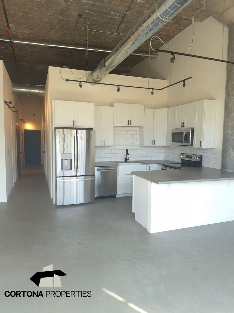 The Excelsior Lofts 28 of 35