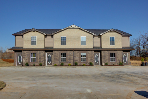 Stunning Modern Town With Hardwood Flooring and Breakfast Bar – photo 1