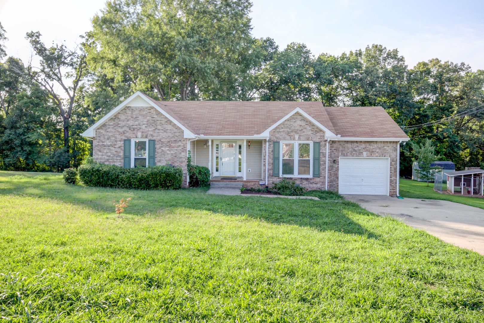Clarksville House: 1460 McClardy Road