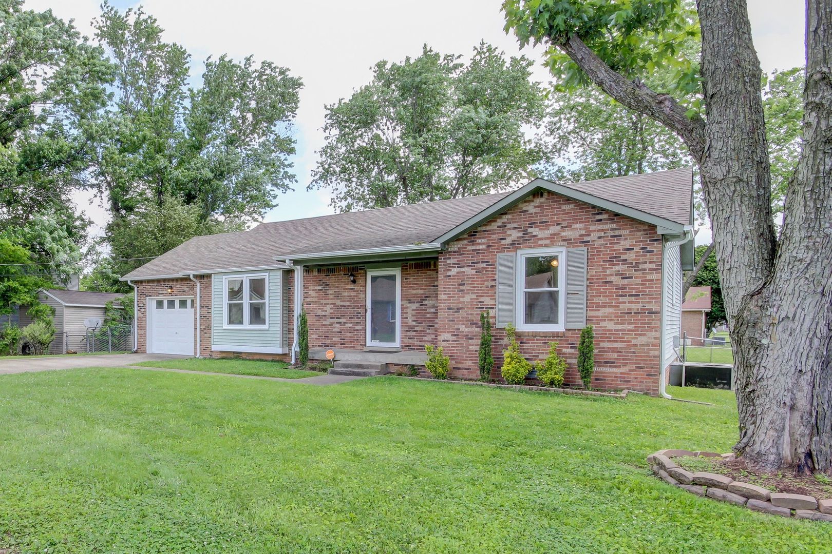 Clarksville House: 3415 Mallard Drive