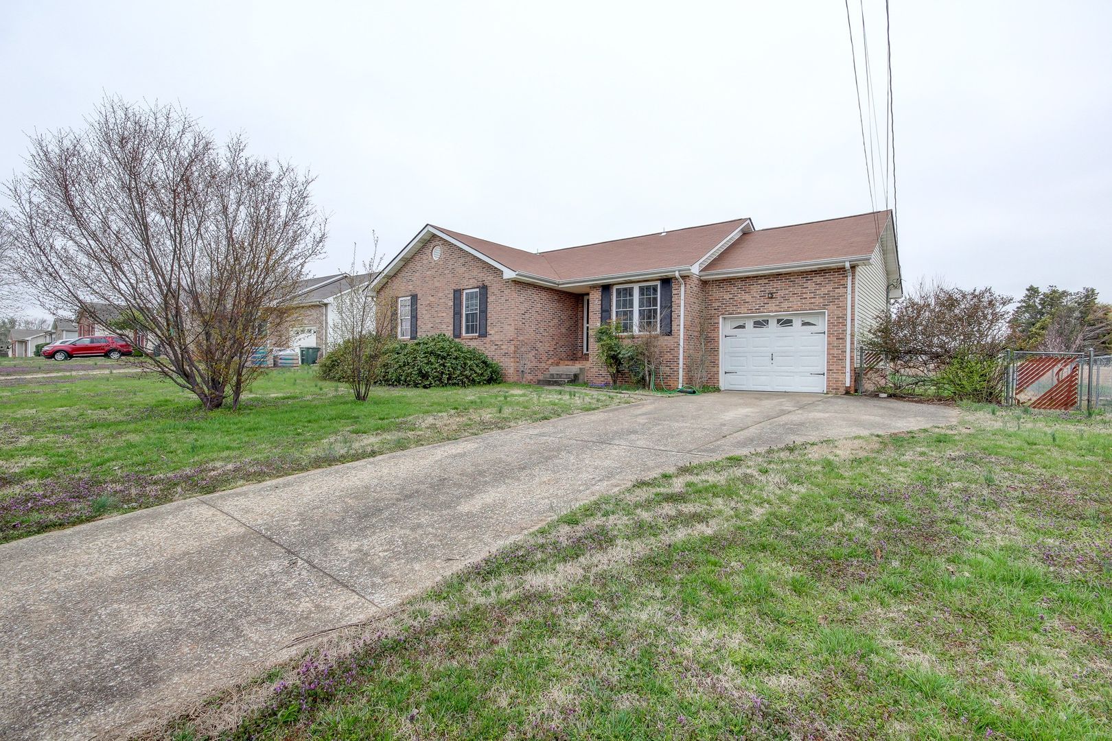 Clarksville House: 211 Moncrest Drive
