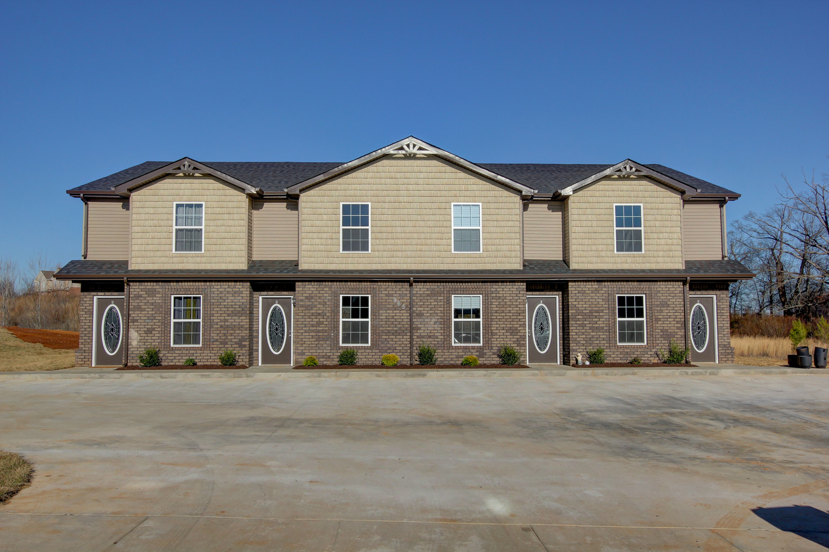 Clarksville Apartment: 975 Big Sky Drive