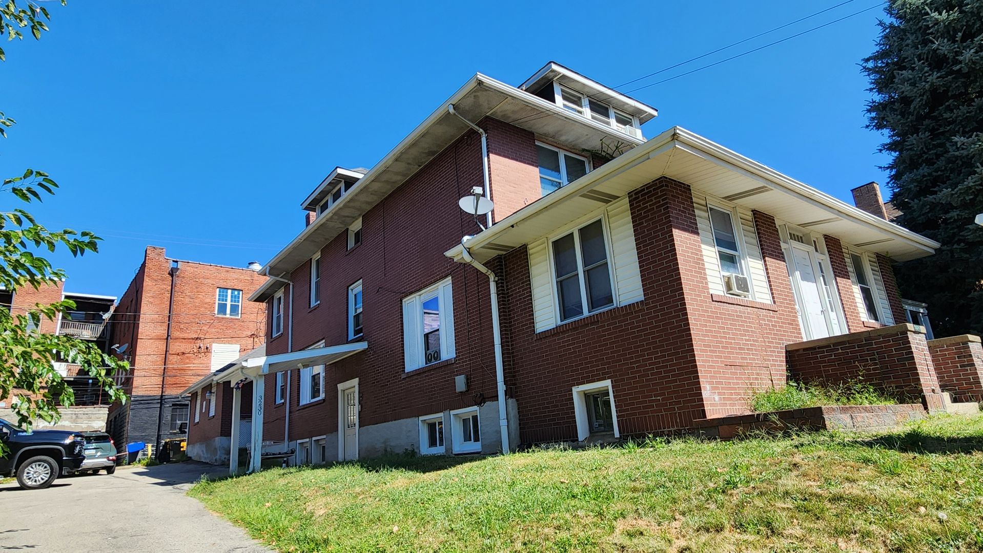 Pittsburgh Apartment: 3230 Wainbell Ave