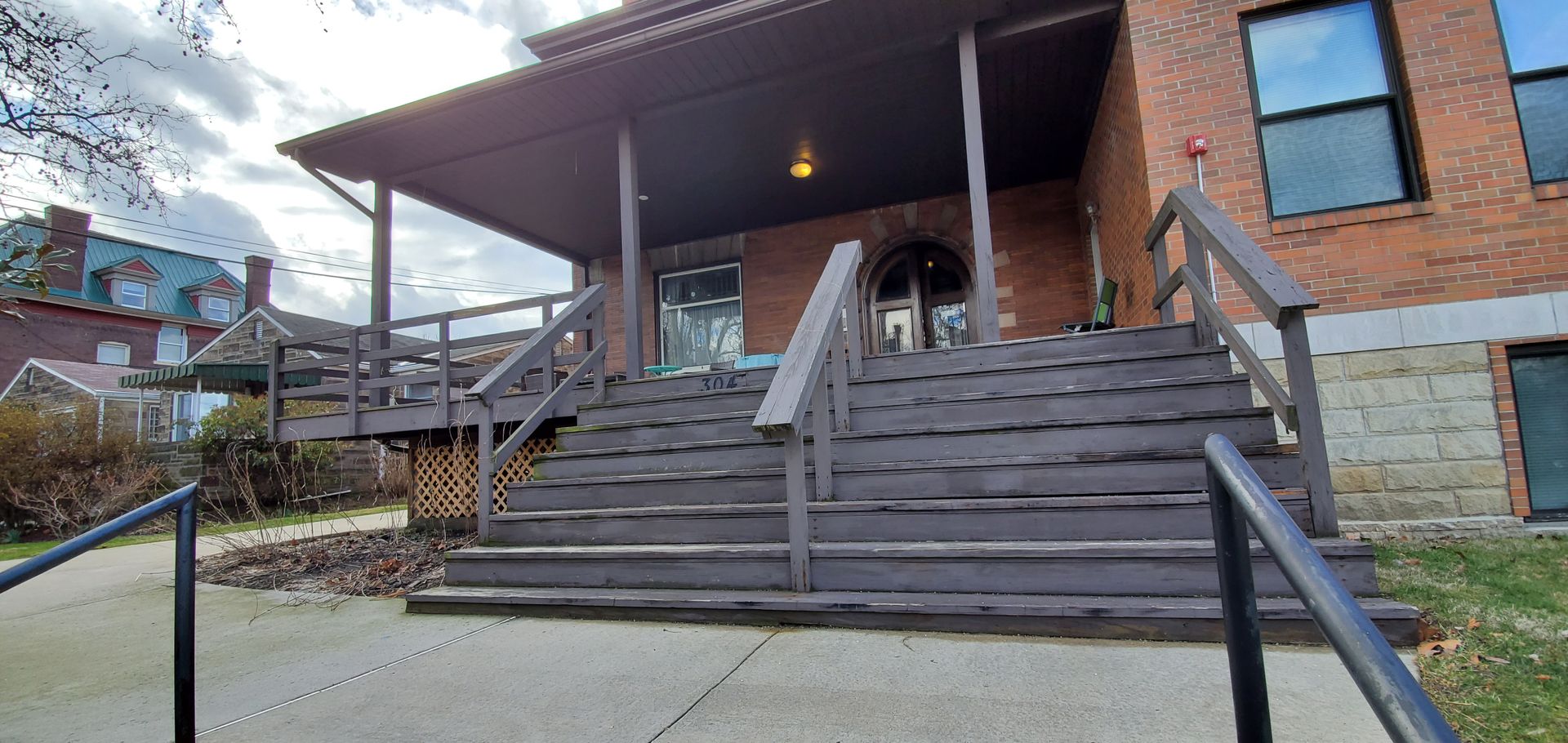 Pittsburgh Apartment: 304 S. Graham St. Apt. 3C