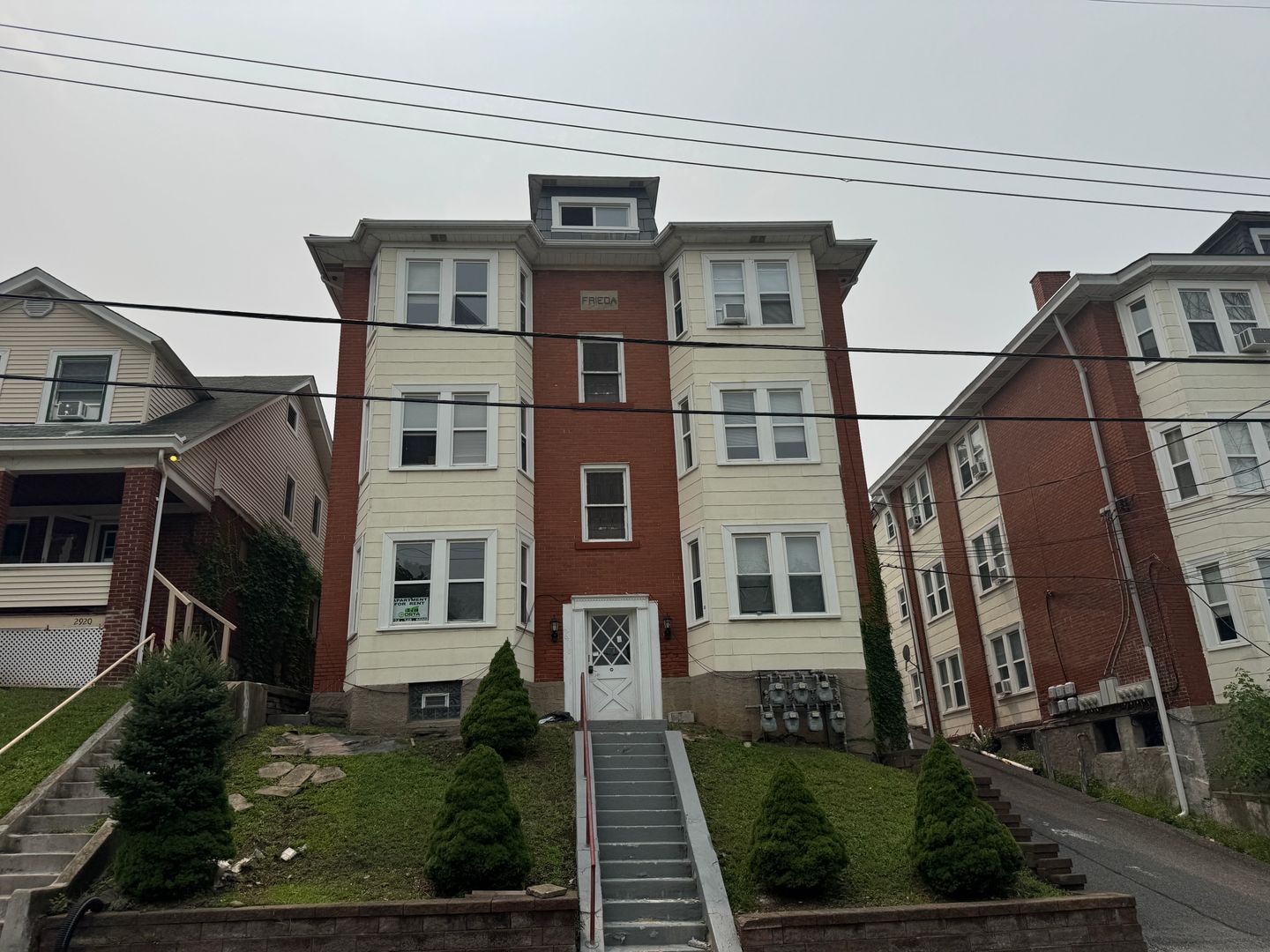 Pittsburgh Apartment: 2918 Clermont Avenue