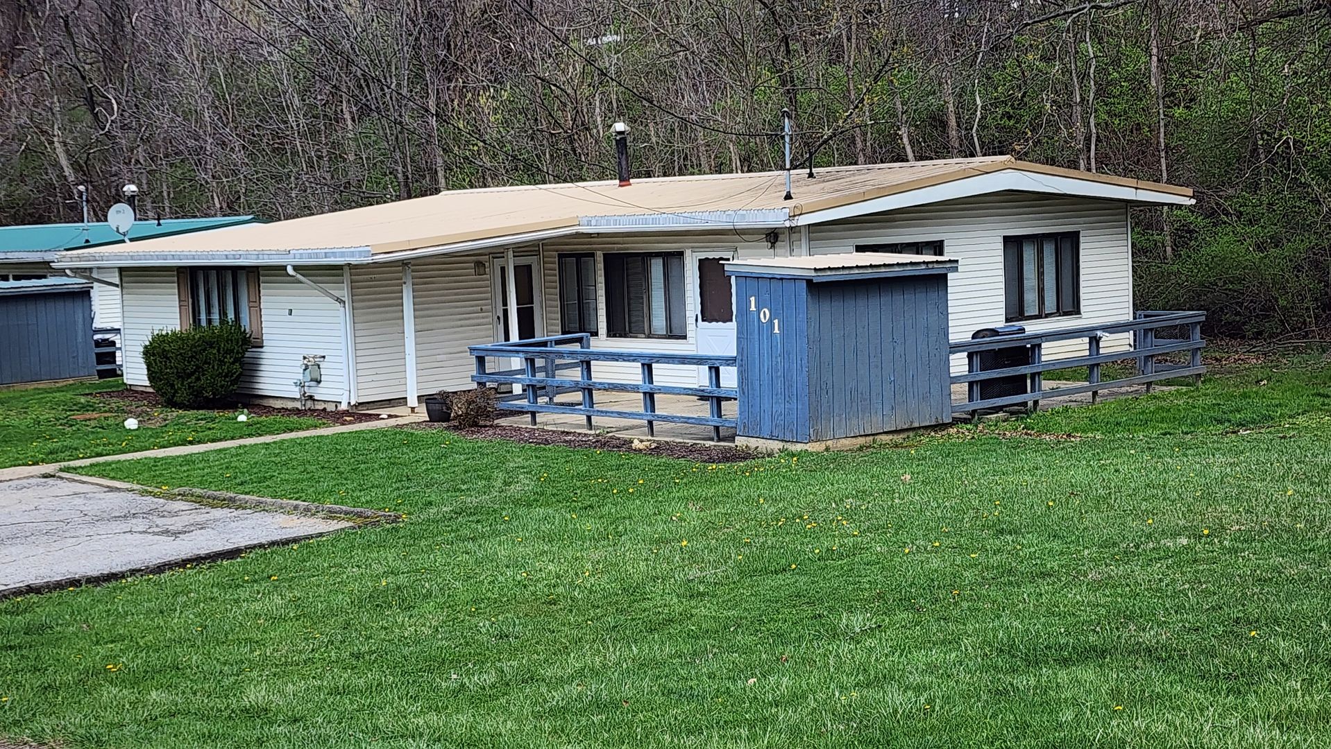 Finleyville House: 101 Deer Path