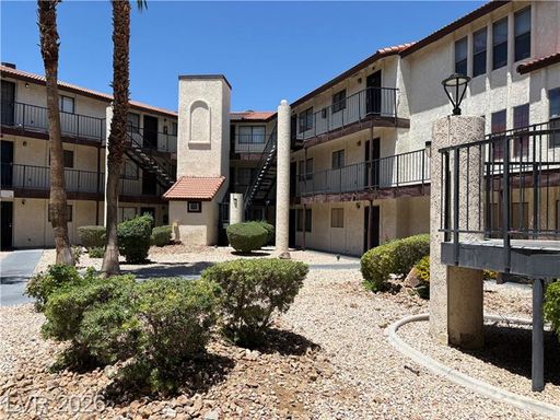 2 Bed, 2 Bath condo ready for move in! – photo 1