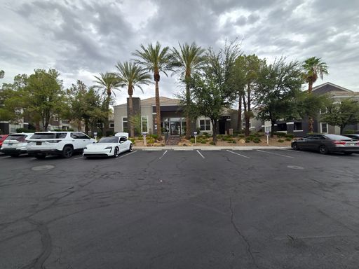 *******2 WEEKS FREE RENT******* An Amazing 1 Bedroom downstair Condo close to the Airport and Las Vegas Strip – photo 1