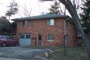 Available August 2027; Monthly rent $900 (UTILITIES INCLUDED) – photo 1