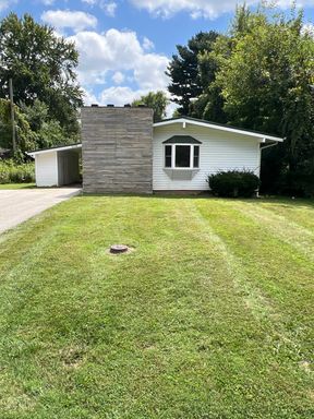 3 Bedroom Avail August for 2027; Monthly Rent $2,100 – photo 1