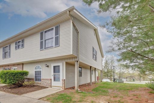 3 Bedroom Avail August 2027; Rent $1,500 – photo 1
