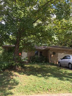 3 BDRM HOUSE NEAR BRYAN PARK AVAIL JULY 2027. Monthly rent $1,550 – photo 1