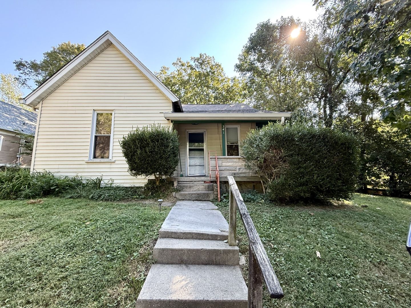 Bloomington House: 341 S Jackson St
